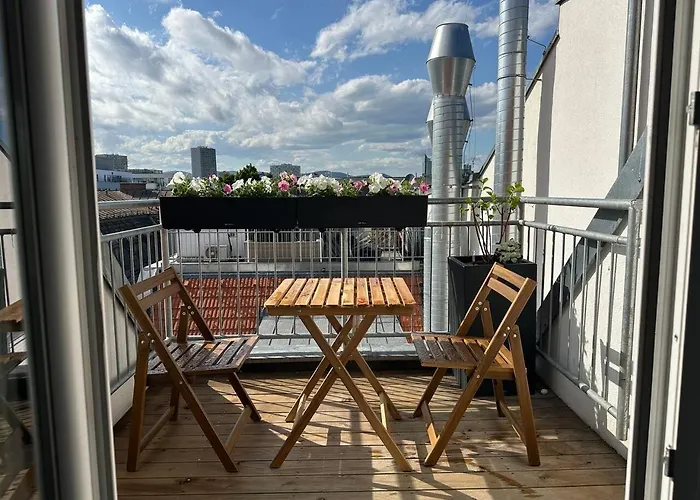 Prater Park Small Penthouse *